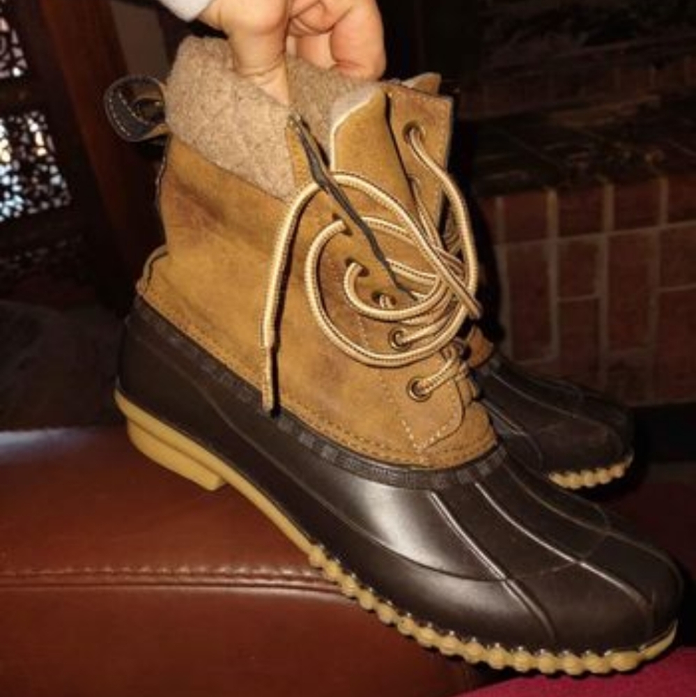Rue 21 DUCK boots